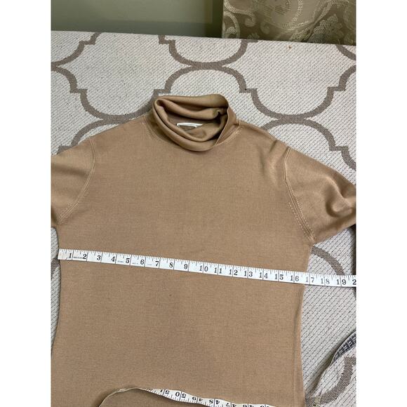 Neiman Marcus exclusive silk spandex blend turtleneck sweater, size medium - Picture 5 of 8